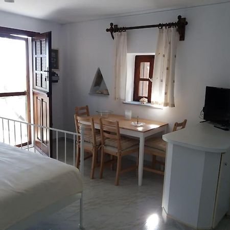 Grandpa Simos' Traditional Guest House Agios Romanos Exterior foto