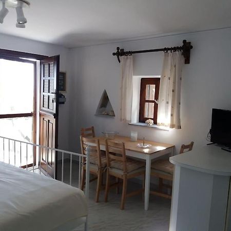 Grandpa Simos' Traditional Guest House Agios Romanos Exterior foto